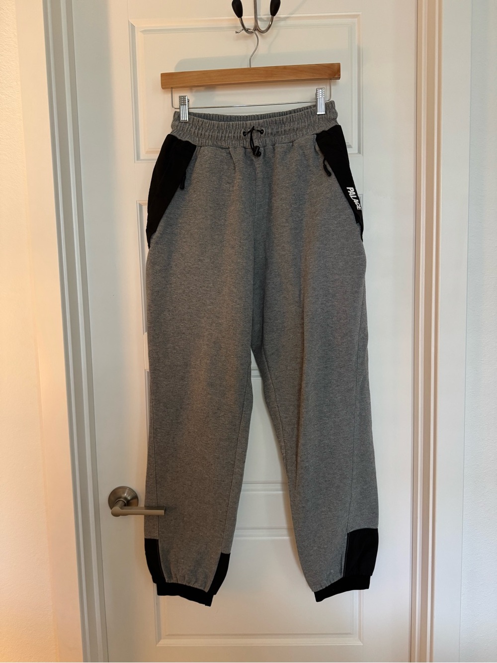 Palace P Tech Track Joggers Size Medium Skateboards Zip Pockets Pull On